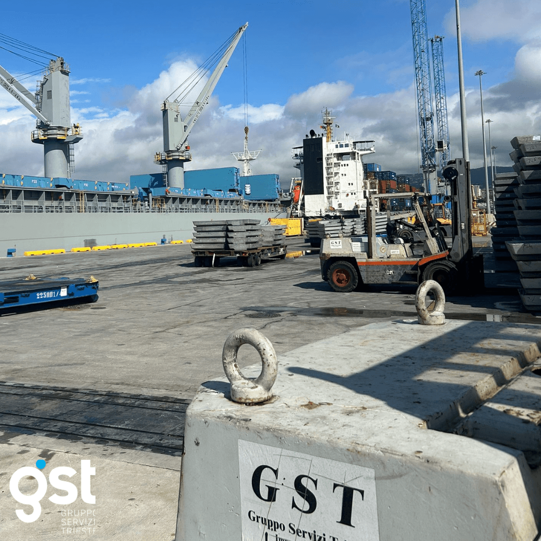 GST sbarca la portarinfuse dei record attraccata a Trieste